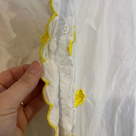 THESHIRT White Button-Up Shirt with Yellow Floral Embroidery - Picture 3 of 8